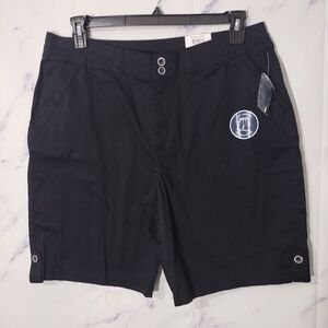 Comfort waist woven shorts